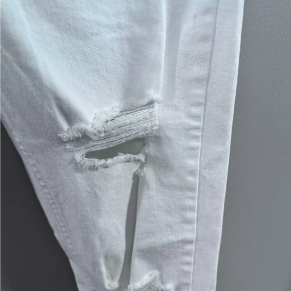 NWT Wild Fable White Distressed High Rise Skinny Jeans. Size 10 - Picture 6 of 7
